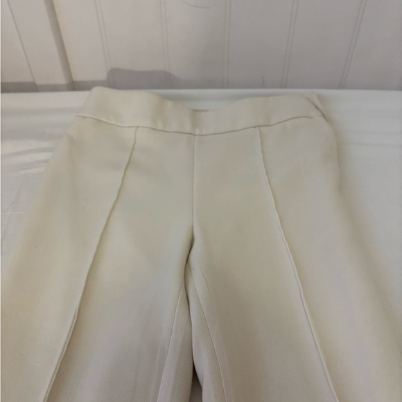 H&M Cream Trousers with Relaxed Fit and Pleats - Picture 2 of 6